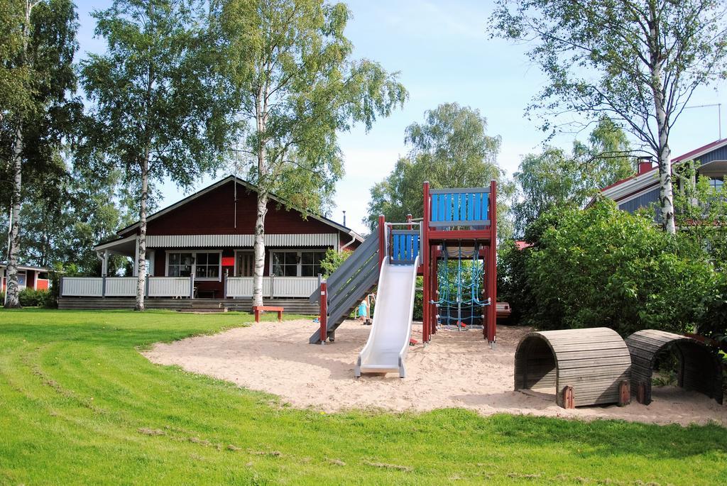 Готель Tastulan Lomakylae Kaustinen Екстер'єр фото